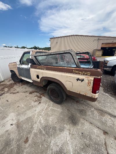 1984 Ford F-150 Location - Large Trucks & Vans - Row 26 - Stock # H52143