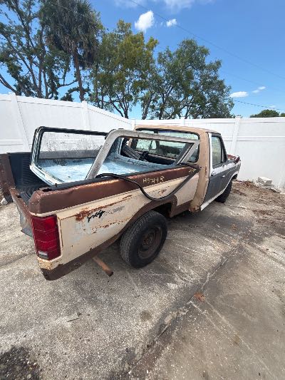 1984 Ford F-150 Location - Large Trucks & Vans - Row 26 - Stock # H52143