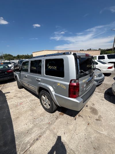 2006 Jeep Commander Location - Chrysler - Row 47 - Stock # H52201