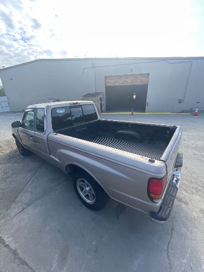 1998 Mazda B-Series Location - Ford - Row 29 - Stock # H52185