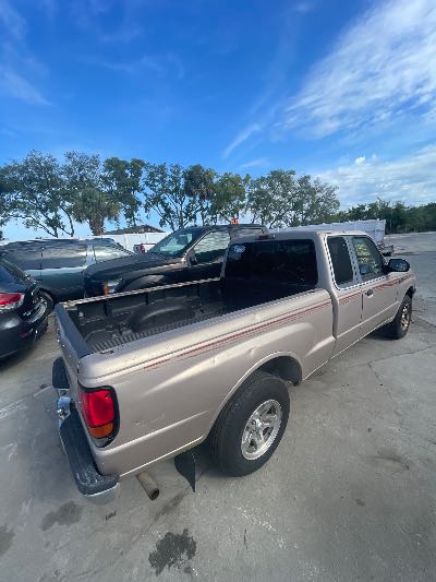 1998 Mazda B-Series Location - Ford - Row 29 - Stock # H52185