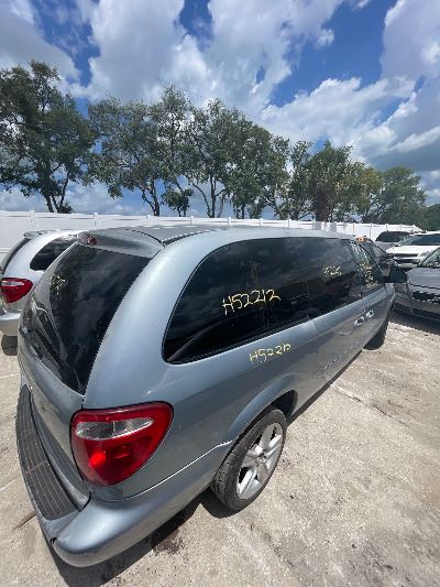 2003 Chrysler Town & Country Location - Chrysler - Row 47 - Stock # H52212