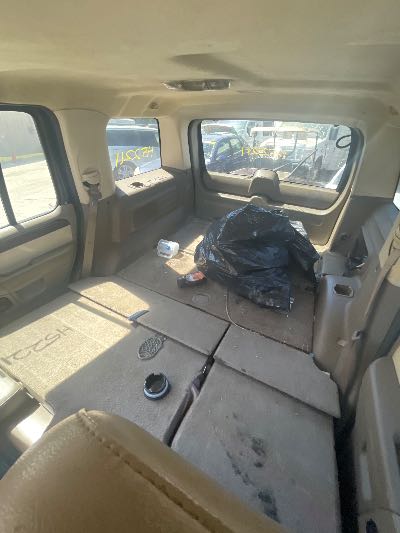 2005 Ford Explorer Location - Ford - Row 37 - Stock # H52211