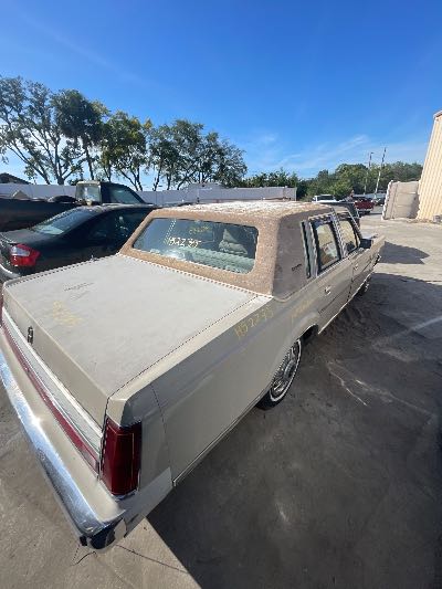1988 Lincoln Town Car Location - Ford - Row 37 - Stock # H52235