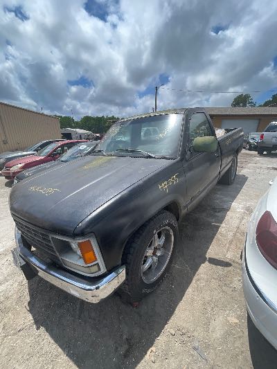 1992 Chevrolet C/K 2500 Location - Large Trucks & Vans - Row 27 - Stock # H52255