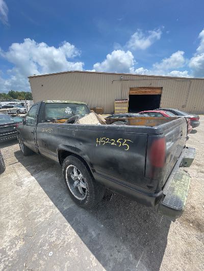 1992 Chevrolet C/K 2500 Location - Large Trucks & Vans - Row 27 - Stock # H52255