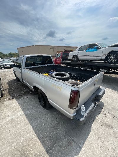 1996 Chevrolet C/K 1500 Location - Large Trucks & Vans - Row 28 - Stock # H52258