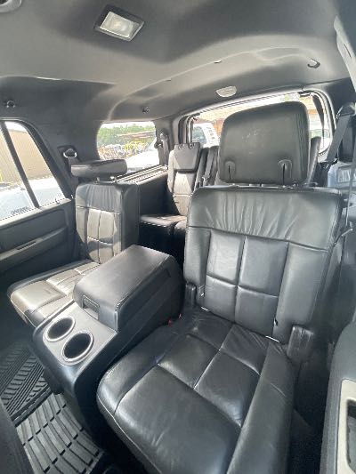 2007 Lincoln Navigator Location - Large Trucks & Vans - Row 28 - Stock # H52311