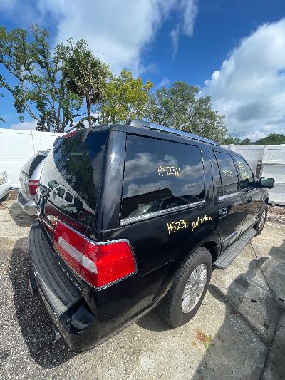 2007 Lincoln Navigator Location - Large Trucks & Vans - Row 28 - Stock # H52311