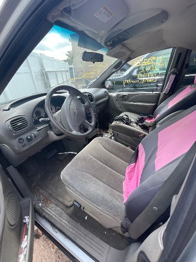 2002 Chrysler Town & Country Location - Chrysler - Row 39 - Stock # H52294