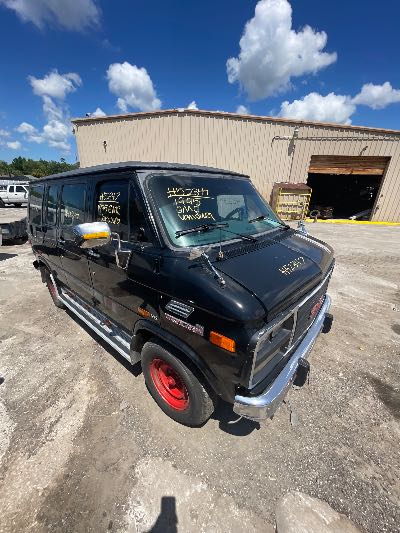 1995 GMC Vandura Location - Large Trucks & Vans - Row 28 - Stock # H52347