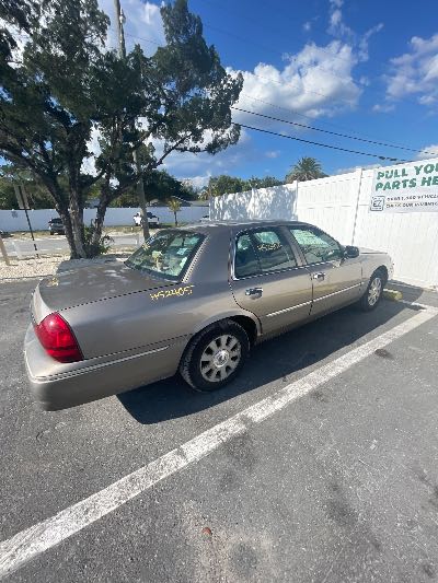 2004 Mercury Grand Marquis Location - Ford - Row 27 - Stock # H52405