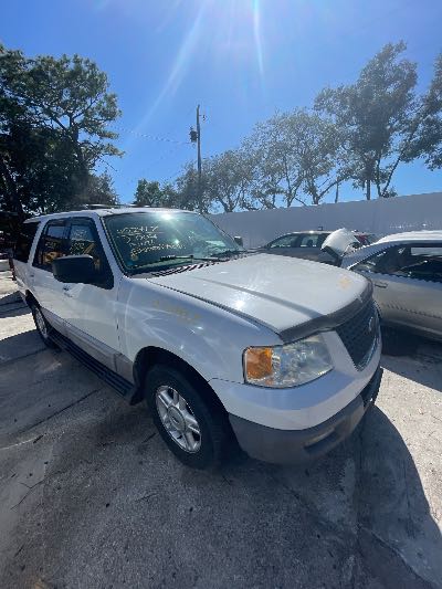 2003 Ford Expedition Location - Large Trucks & Vans - Row 29 - Stock # H52417