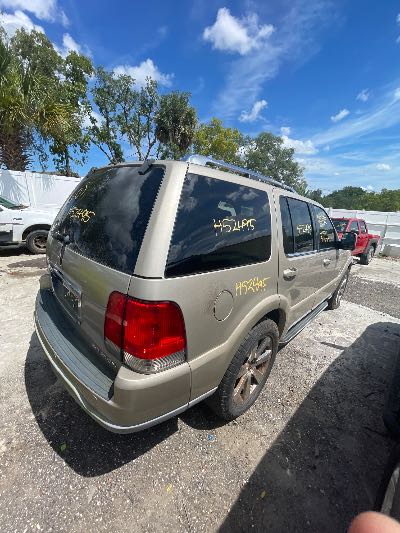 2004 Lincoln Aviator Location - Ford - Row 28 - Stock # H52495