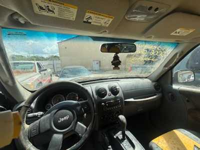 2005 Jeep Liberty Location - Chrysler - Row 43 - Stock # H52507