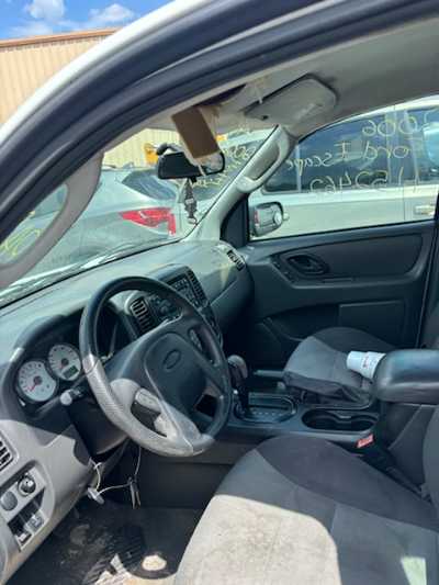 2006 Ford Escape Location - Ford - Row 29 - Stock # H52462