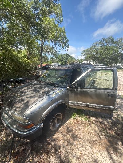 2001 Chevrolet Blazer Location - GM - Row 38 - Stock # H52564