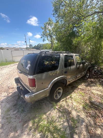 2001 Chevrolet Blazer Location - GM - Row 38 - Stock # H52564