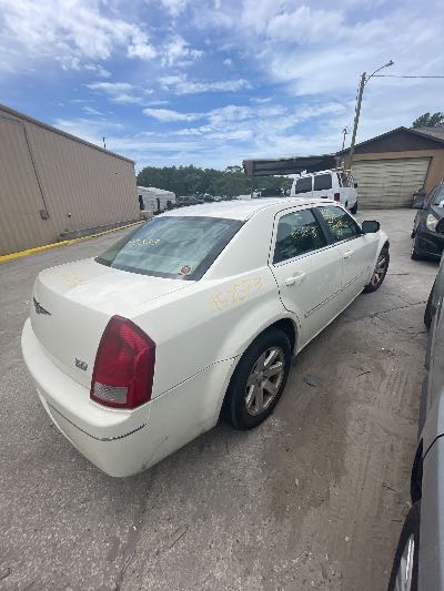 2006 Chrysler 300 Location - Chrysler - Row 41 - Stock # H52573