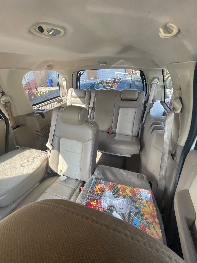 2004 Ford Expedition Location - Large Trucks & Vans - Row 31 - Stock # H52540