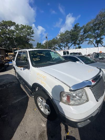 2004 Ford Expedition Location - Large Trucks & Vans - Row 31 - Stock # H52540