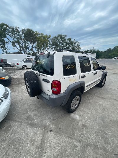 2002 Jeep Liberty Location - Chrysler - Row 42 - Stock # H52525