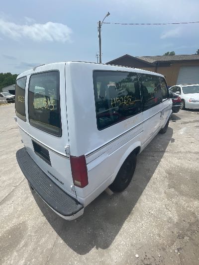 2000 Chevrolet Astro Passenger Location - GM - Row 40 - Stock # H52615