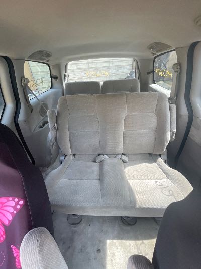 2004 Kia Sedona Location - Imports - Row 9 - Stock # H52619