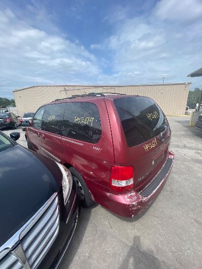 2004 Kia Sedona Location - Imports - Row 9 - Stock # H52619