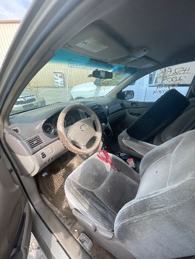 2005 Toyota Sienna Location - Imports - Row 7 - Stock # H52616