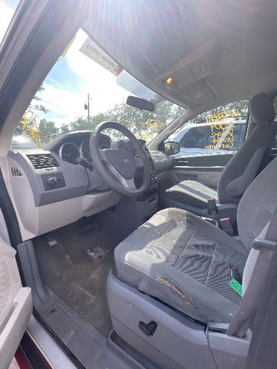 2009 Dodge Grand Caravan Location - Chrysler - Row 42 - Stock # H52644