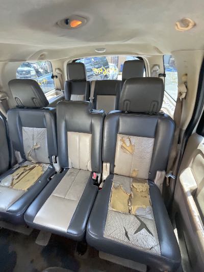 2006 Ford Expedition Location - Large Trucks & Vans - Row 48 - Stock # H52645