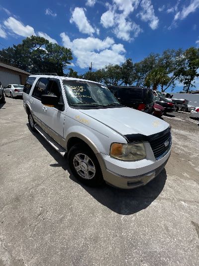 2006 Ford Expedition Location - Large Trucks & Vans - Row 48 - Stock # H52645