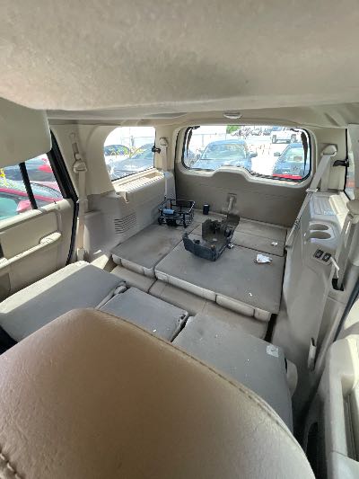 2003 Ford Expedition Location - Large Trucks & Vans - Row 33 - Stock # H52670
