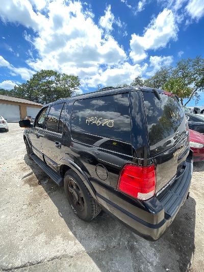 2003 Ford Expedition Location - Large Trucks & Vans - Row 33 - Stock # H52670