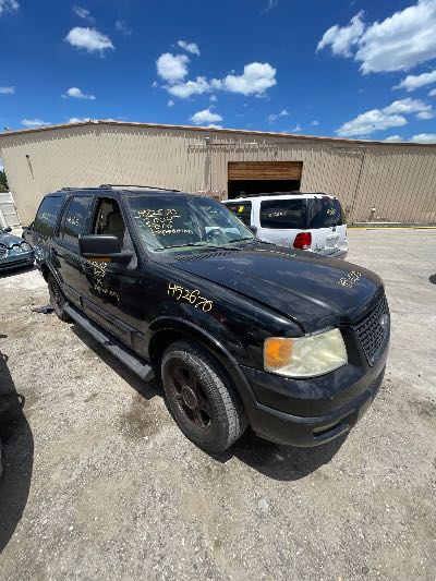 2003 Ford Expedition Location - Large Trucks & Vans - Row 33 - Stock # H52670