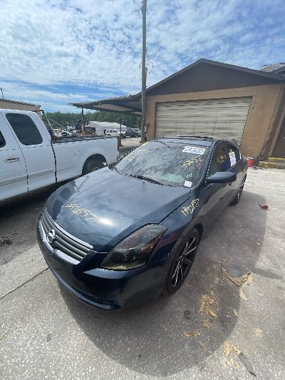 2007 Nissan Altima 2.5 FWD 4D Sedan 2.5 4cyl. Location - Imports - Row 9 - Stock # H52657