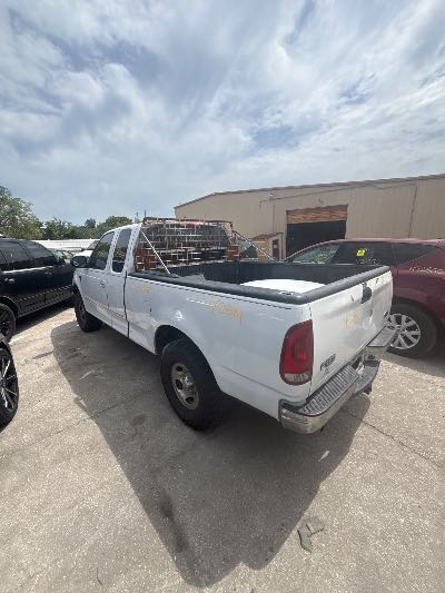 2003 Ford F-150 Location - Large Trucks & Vans - Row 33 - Stock # H52681