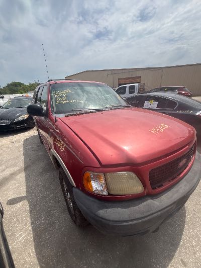 1999 Ford Expedition Location - Large Trucks & Vans - Row 33 - Stock # H52686