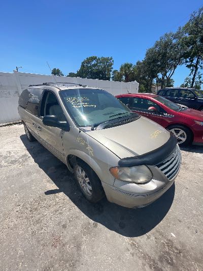 2006 Chrysler Town & Country LWB Location - Chrysler - Row 43 - Stock # H52722