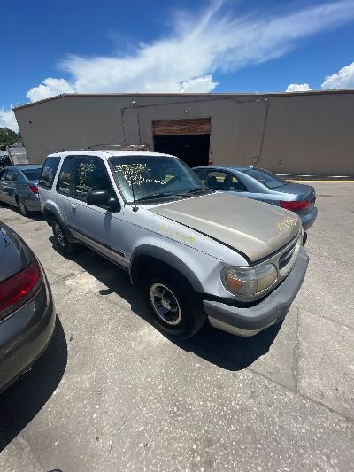 1998 Ford Explorer Location - Ford - Row 32 - Stock # H52783