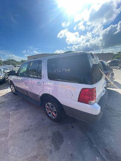 2004 Ford Expedition Location - Large Trucks & Vans - Row 48 - Stock # H52754