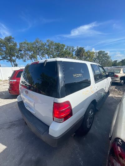 2004 Ford Expedition Location - Large Trucks & Vans - Row 48 - Stock # H52754