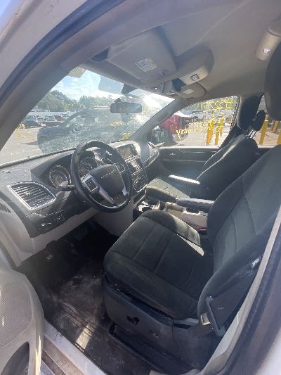 2011 Chrysler Town & Country Location - Chrysler - Row 44 - Stock # H52751
