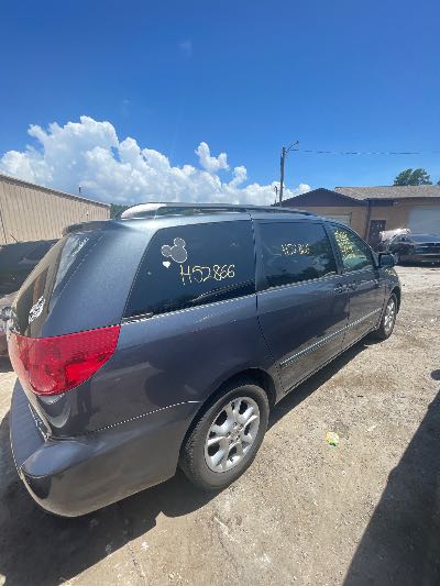 2006 Toyota Sienna Location - Imports - Row 20 - Stock # H52866