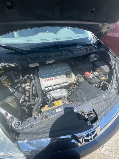 2006 Toyota Sienna Location - Imports - Row 20 - Stock # H52866