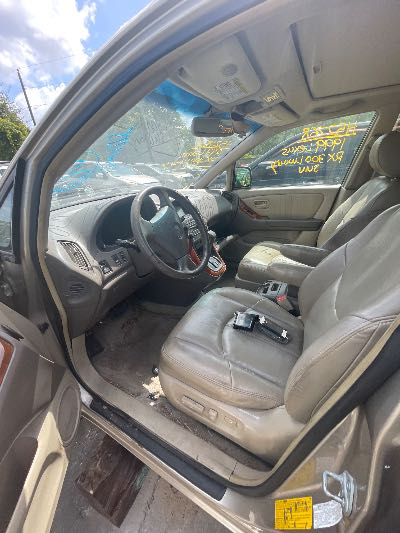 1999 Lexus RX 300 Luxury SUV Location - Imports - Row 16 - Stock # H52768