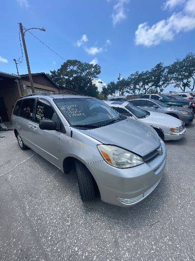 2004 Toyota Sienna Location - Imports - Row 17 - Stock # H52914