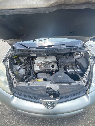 2004 Toyota Sienna Location - Imports - Row 17 - Stock # H52914
