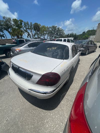1998 Lincoln Continental Location - Ford - Row 33 - Stock # H52916